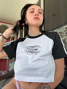 Snapshot of VendiMur chatting on 30, 11, 2025 VendiMur online show from 30, 11, 2025