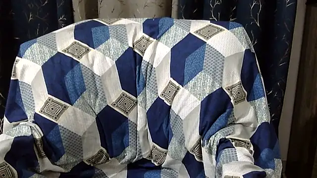 Riva arora01 online show from 15, 4, 2026