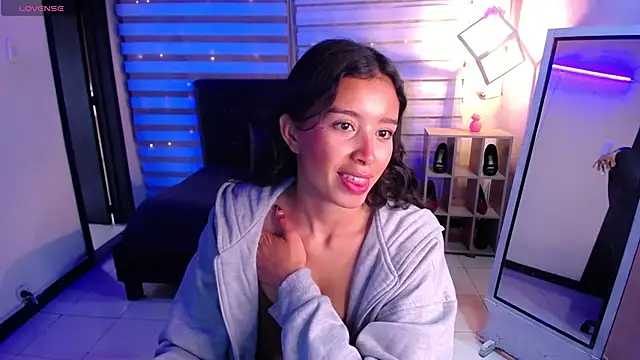  Mia Evans 1 online show from 22, 10, 2025