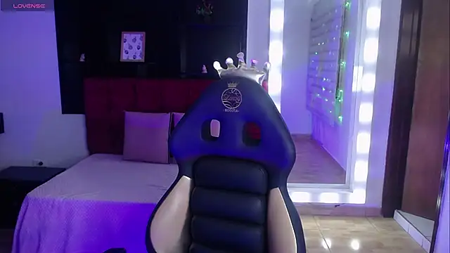  Charlotte Collins  online show from 18, 9, 2025