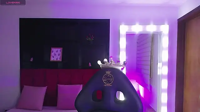  Charlotte Collins  online show from 19, 9, 2025