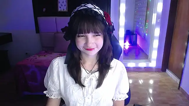  Charlotte Collins  online show from 28, 11, 2025