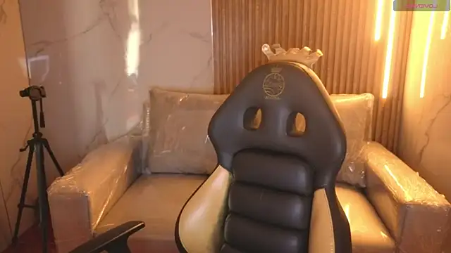  Charlotte Collins  online show from 2, 12, 2025