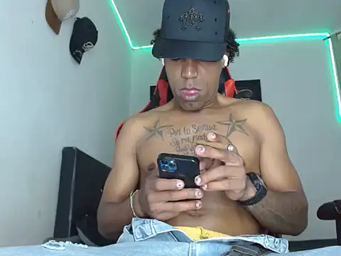 Snapshot of BBC_Black_ chatting on 17, 4, 2026 BBC Black online show from 17, 4, 2026