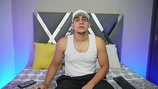 Snapshot of massimo_vidal_ chatting on 7, 10, 2025 massimo vidal  online show from 7, 10, 2025