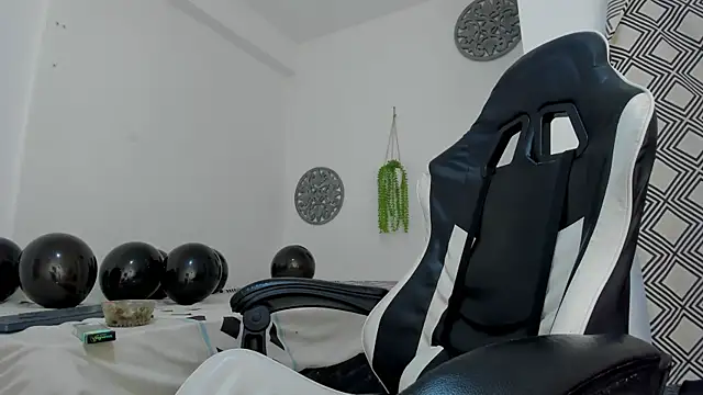 Jax Maliq online show from 16, 10, 2025