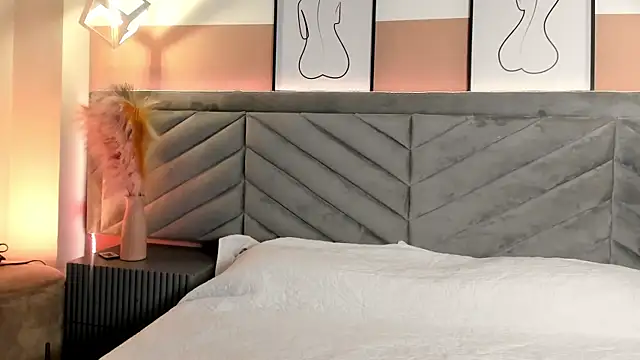 Mia Valentine  online show from 24, 9, 2025