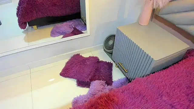 Snapshot of Mia_Valentine_ chatting on 4, 3, 2026 Mia Valentine online show from 4, 3, 2026