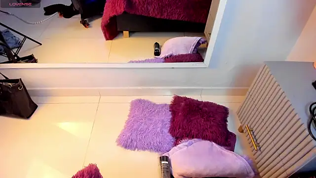 Snapshot of Mia_Valentine_ chatting on 6, 3, 2026 Mia Valentine online show from 6, 3, 2026