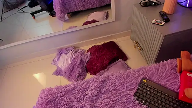 Snapshot of Mia_Valentine_ chatting on 20, 4, 2026 Mia Valentine online show from 20, 4, 2026