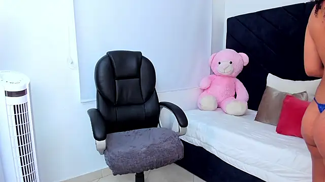 Snapshot of kate_lua chatting on 7, 11, 2025 kate lua online show from 7, 11, 2025