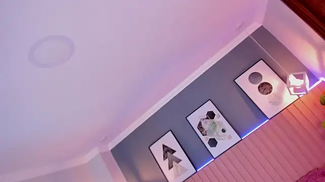 Snapshot of Nina_Ford chatting on 23, 11, 2025 Nina Ford online show from 23, 11, 2025