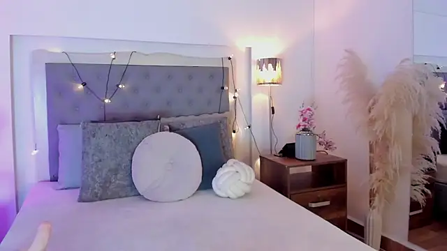 aby smiith  online show from 14, 4, 2026