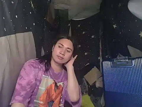 Snapshot of Reynalda26 chatting on 8, 11, 2025 Reynalda26 online show from 8, 11, 2025