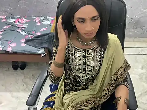 Snapshot of LuvLayla chatting on 3, 8, 2026 LuvLayla online show from 3, 8, 2026