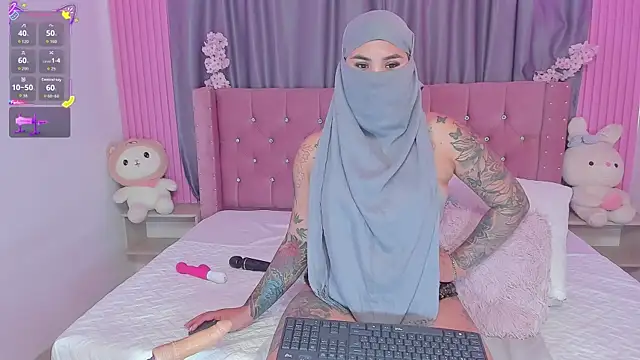 Nayla-Mouna online show from 24, 11, 2025