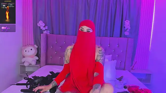 Snapshot of Nayla-Mouna chatting on 30, 6, 2026 Nayla-Mouna online show from 30, 6, 2026