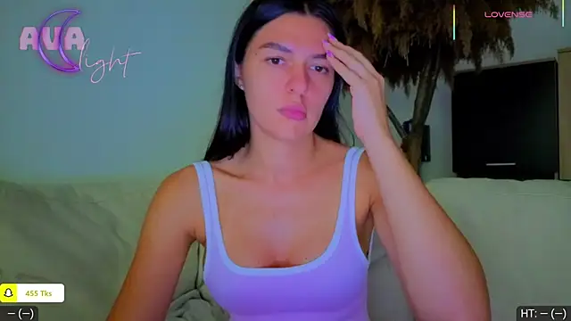 Snapshot of AavaalancheOfLuna chatting on 9, 9, 2025 AavaalancheOfLuna online show from 9, 9, 2025