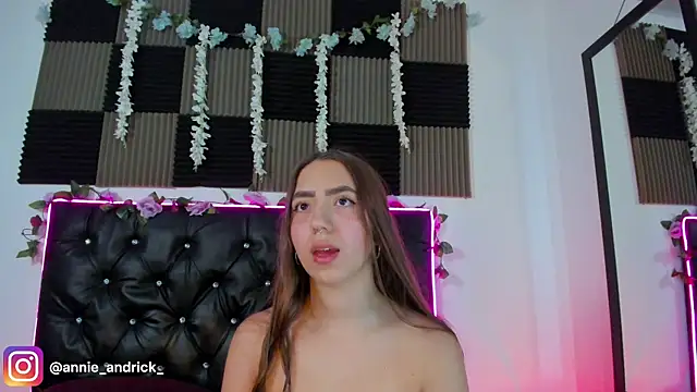  leda swan  online show from 16, 4, 2026