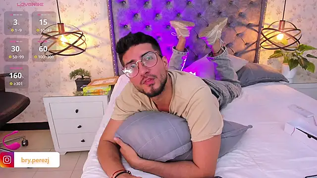 Snapshot of bryXonStorm chatting on 9, 11, 2025 bryXonStorm online show from 9, 11, 2025