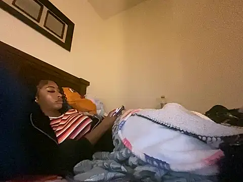 Snapshot of Brooke012 chatting on 9, 4, 2026 Brooke012 online show from 9, 4, 2026