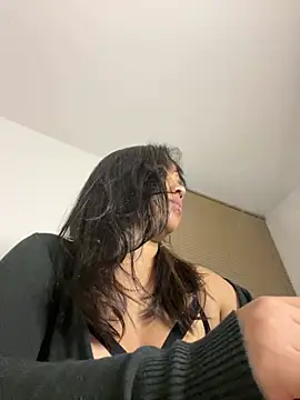 Snapshot of P_A_U_L_I_N_A_ chatting on 24, 4, 2026 P A U L I N A online show from 24, 4, 2026