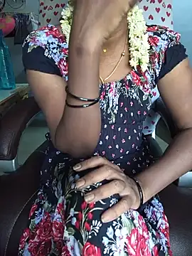 Snapshot of umashreetamil chatting on 10, 6, 2026 umashreetamil online show from 10, 6, 2026