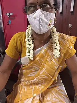 Snapshot of umashreetamil chatting on 10, 7, 2026 umashreetamil online show from 10, 7, 2026