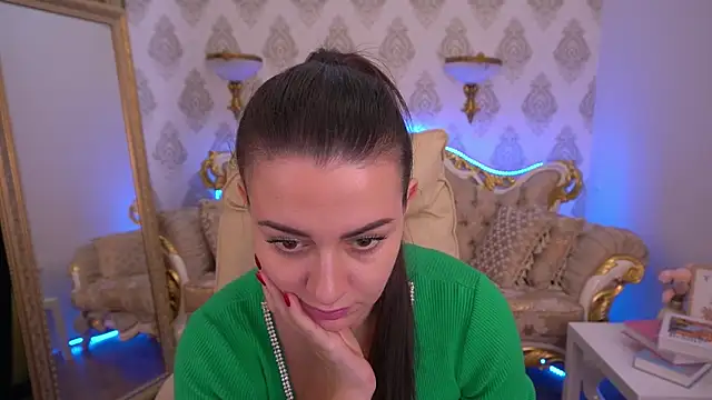 Snapshot of KarinaClover chatting on 10, 9, 2025 KarinaClover online show from 10, 9, 2025