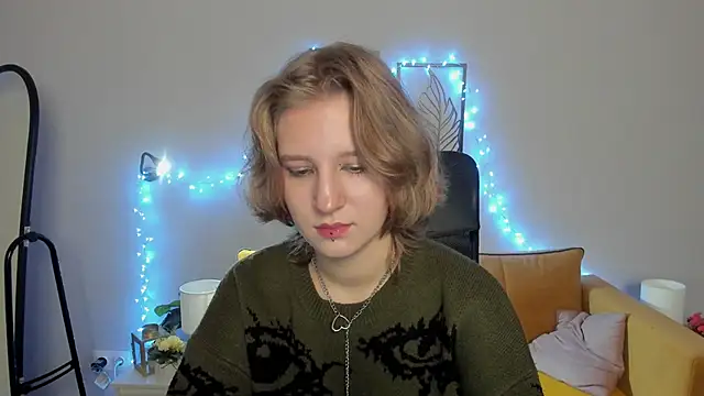 Hailey Foxy online show from 1, 10, 2025