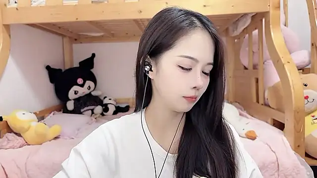 Sue101010 online show from 5, 10, 2025