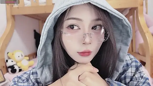 Sue101010 online show from 12, 10, 2025