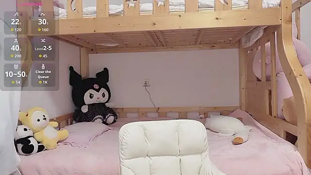 Sue101010 online show from 13, 10, 2025