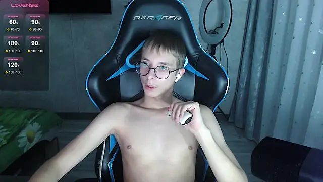 glasses cat online show from 15, 1, 2026