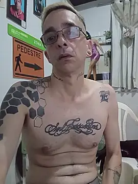 Snapshot of dinho_carioca chatting on 10, 4, 2026 dinho carioca online show from 10, 4, 2026