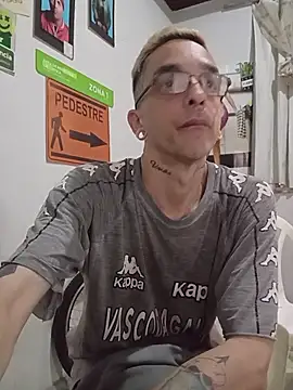 Snapshot of dinho_carioca chatting on 11, 4, 2026 dinho carioca online show from 11, 4, 2026
