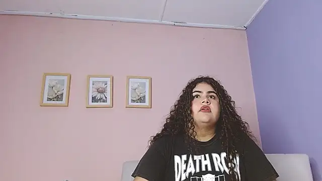 lourdes moon22 online show from 9, 9, 2025