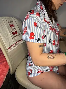 Snapshot of d3luluxx chatting on 28, 2, 2026 d3luluxx online show from 28, 2, 2026