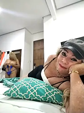 Snapshot of _SARAI_DUPONT chatting on 28, 11, 2025 SARAI DUPONT online show from 28, 11, 2025