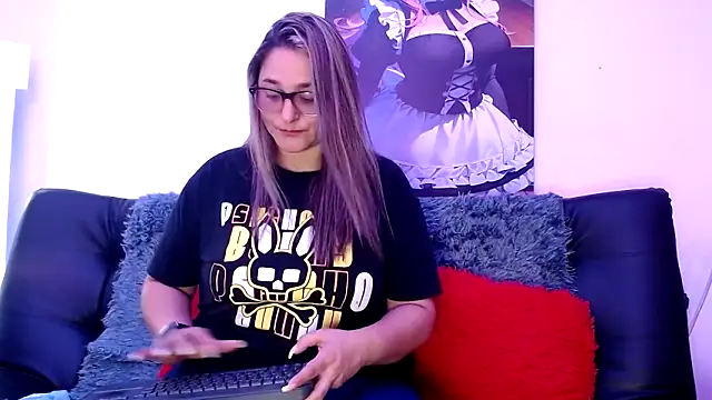 LAHILA COOPERR online show from 3, 12, 2025