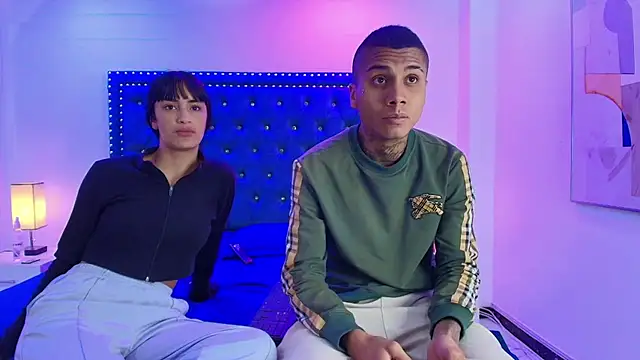 Snapshot of Damian_and_roxanne chatting on 4, 12, 2025 Damian and roxanne online show from 4, 12, 2025