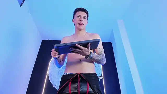 liaamsmiith  online show from 31, 10, 2025