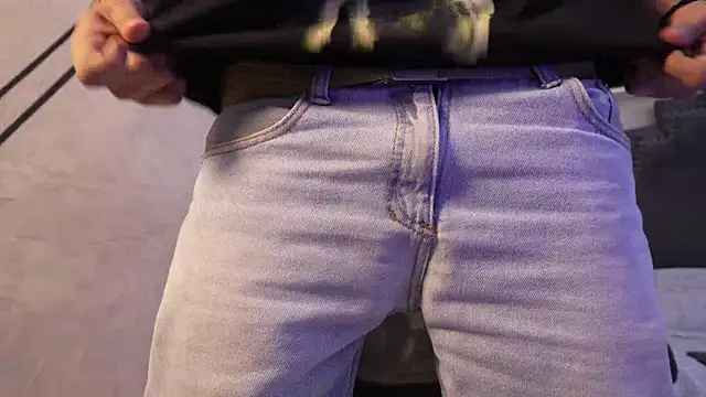 liaamsmiith  online show from 24, 11, 2025