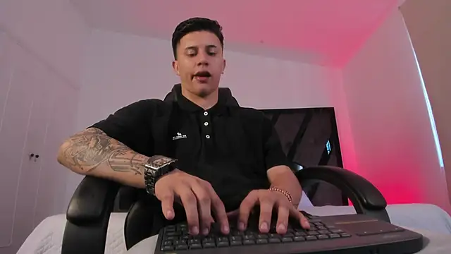 liaamsmiith  online show from 1, 12, 2025