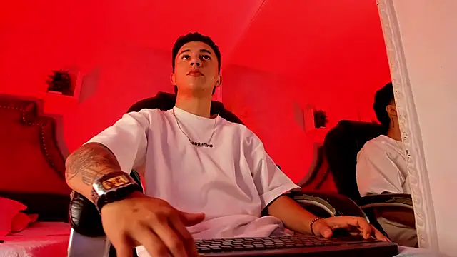 liaamsmiith  online show from 10, 2, 2026