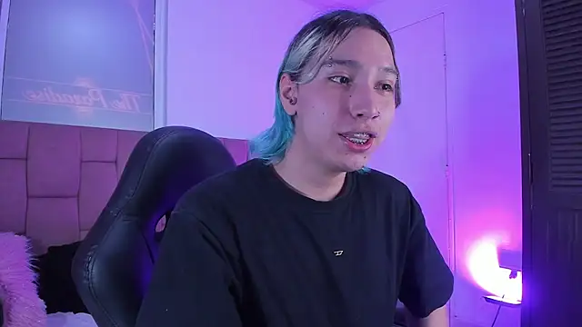 Snapshot of AngelFlexxx chatting on 23, 4, 2026 AngelFlexxx online show from 23, 4, 2026