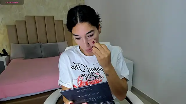 Scarlett 12 online show from 26, 2, 2026