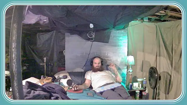 Snapshot of Cowboy815 chatting on 15, 11, 2025 Cowboy815 online show from 15, 11, 2025