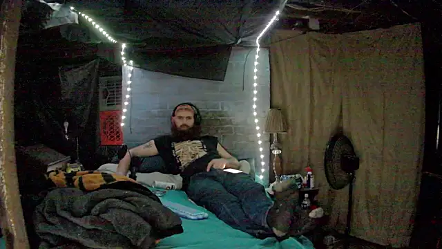 Snapshot of Cowboy815 chatting on 22, 11, 2025 Cowboy815 online show from 22, 11, 2025