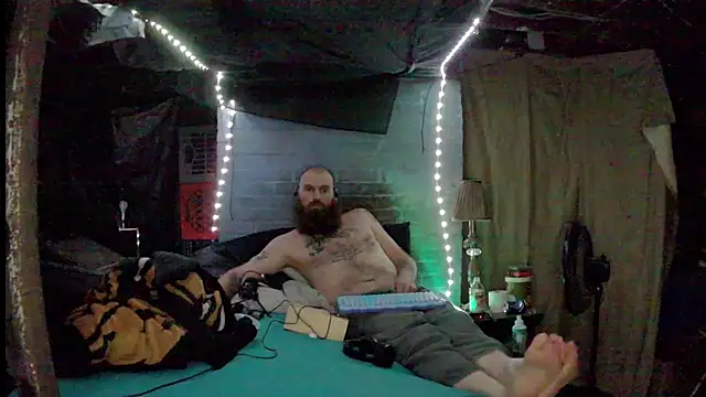 Snapshot of Cowboy815 chatting on 25, 11, 2025 Cowboy815 online show from 25, 11, 2025